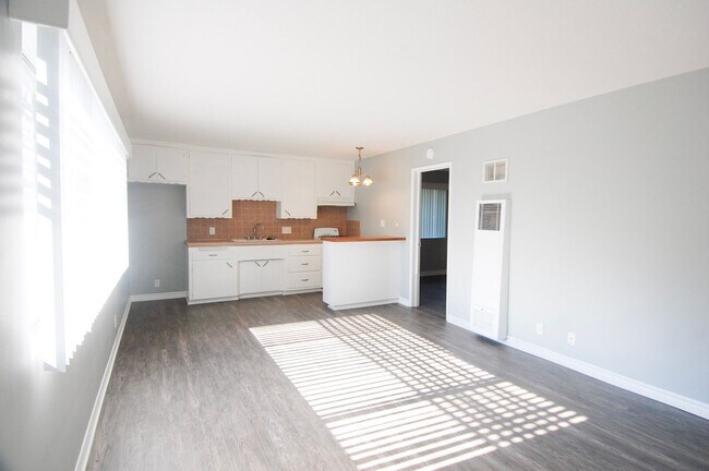 1 W Avenida Ramona San Clemente, CA 92672 photo 2