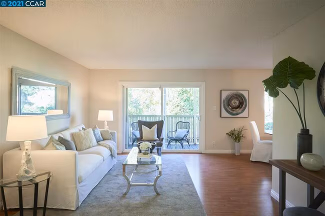 2728 Oak Rd Walnut Creek, CA 94597 photo 3