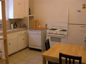 313 W 37th St Austin, TX 78705 photo 2