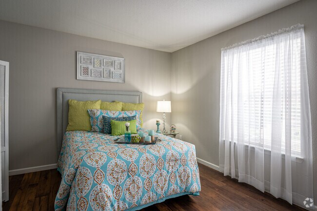 Arbor on Richmond Apartments photo 3