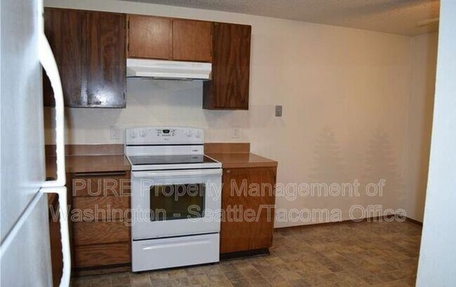 5031 S Orchard St Tacoma, WA 98467 photo 2