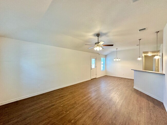 304 Harley Dr Harker Heights, TX 76548 photo 4