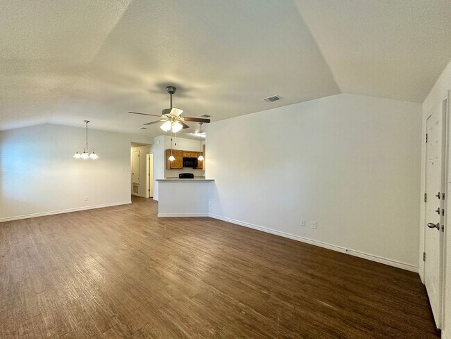 304 Harley Dr Harker Heights, TX 76548 photo 3