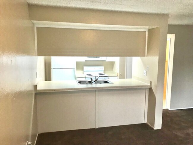 3 Bed 1.5 Bath Townhouse in Antioch photo 3