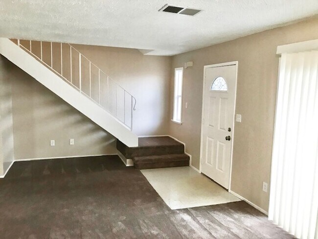 3 Bed 1.5 Bath Townhouse in Antioch photo 5