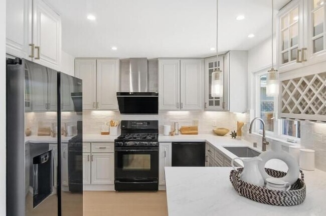 1241 Lynn Way Sunnyvale, CA 94087 photo 4