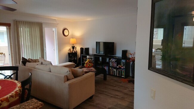 15363 Maturin Dr San Diego, CA 92127 photo 3