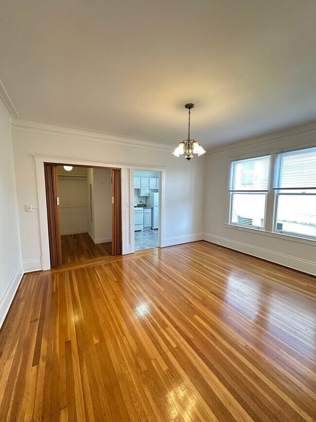 1065 Bush Street (614r) photo 3