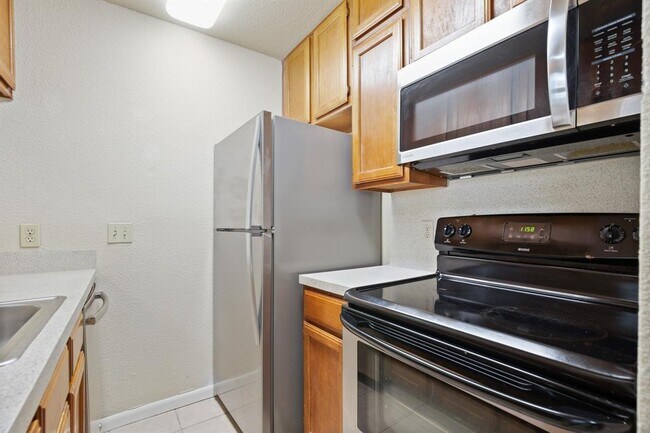 2311 Nueces St Austin, TX 78705 photo 4