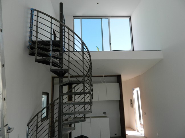 1941 Columbia St San Diego, CA 92101 photo 2