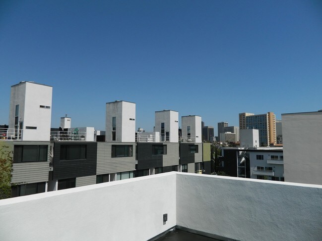 1941 Columbia St San Diego, CA 92101 photo 3