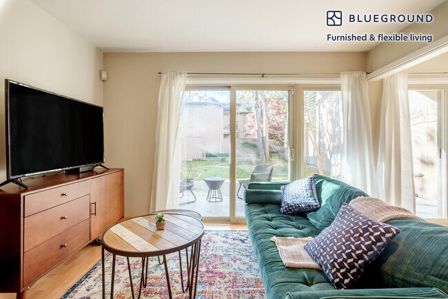 580 Channing Avenue, Palo Alto, CA 94301 photo 2