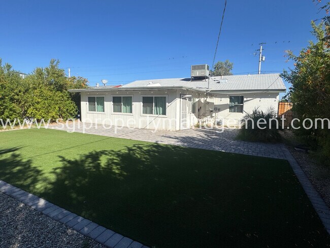 1349 E Osborn Rd photo 4