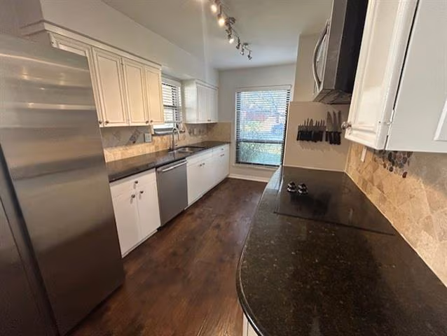 12311 Cedar Bend Drive, Dallas, TX 75244 photo 5