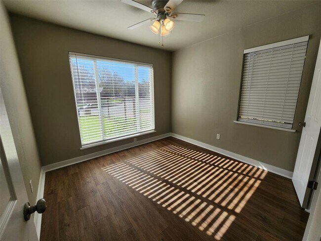 2708 St Edwards Cir Austin, TX 78704 photo 5