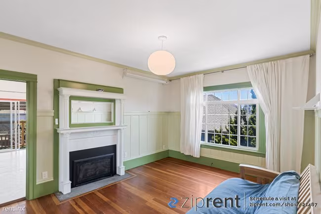 953 Apgar St photo 2