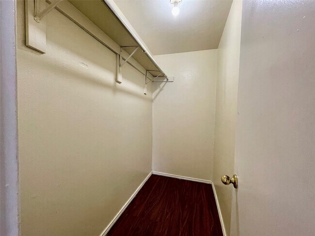 2526 W Prairie St Denton, TX 76201 photo 5