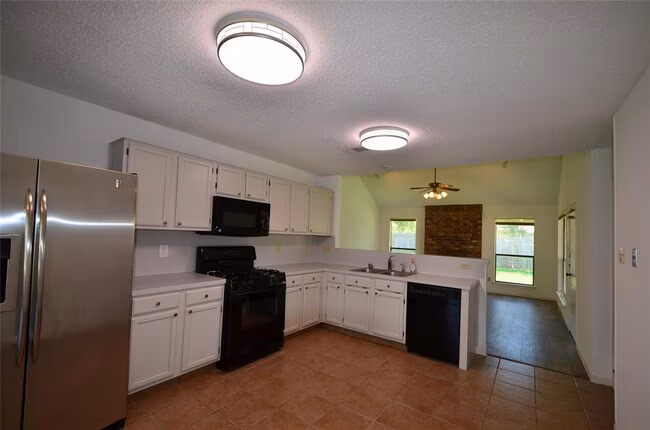 403 Beverly Ln Leander, TX 78641 photo 5