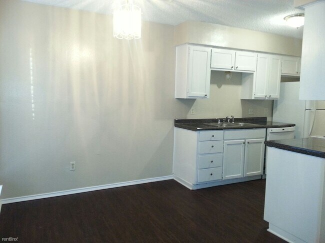 111 Peachtree Ct Kennedale, TX 76060 photo 5