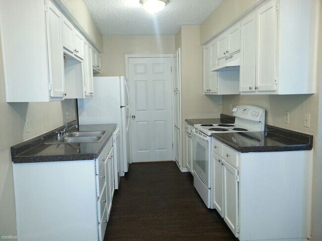 111 Peachtree Ct Kennedale, TX 76060 photo 4