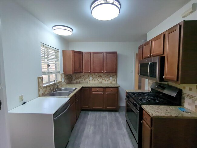 1449 Nash Street, Garland, TX 75042 photo 4