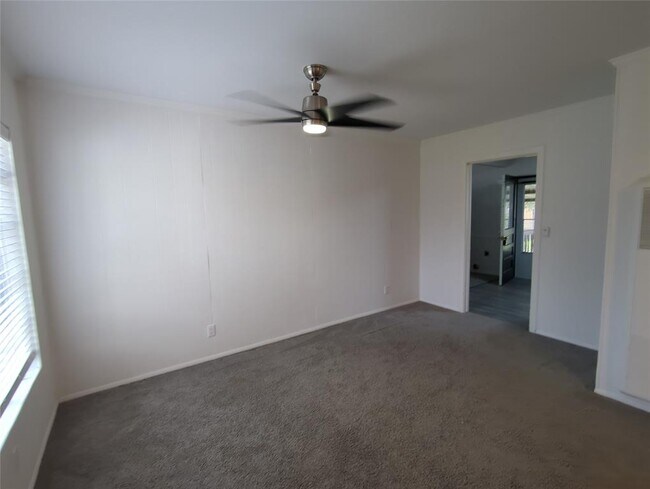 1449 Nash Street, Garland, TX 75042 photo 2