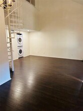 2401 Leon St Austin, TX 78705 photo 5