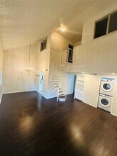 2401 Leon St Austin, TX 78705 photo 3