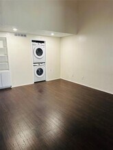 2401 Leon St Austin, TX 78705 photo 4