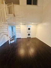 2401 Leon St Austin, TX 78705 photo 2