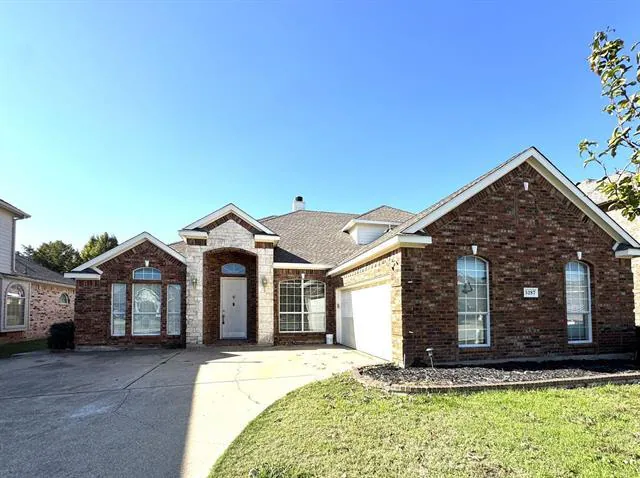 5287 W Cove Way Grand Prairie, TX 75052 photo 2