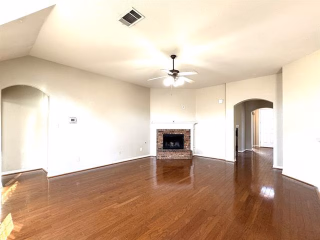 5287 W Cove Way Grand Prairie, TX 75052 photo 4