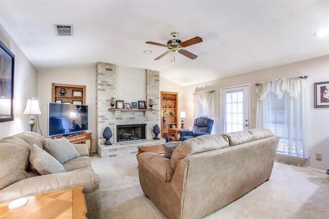 9442 Willard St Rowlett, TX 75088 photo 2