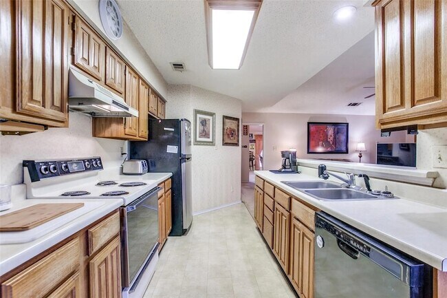 9442 Willard St Rowlett, TX 75088 photo 4