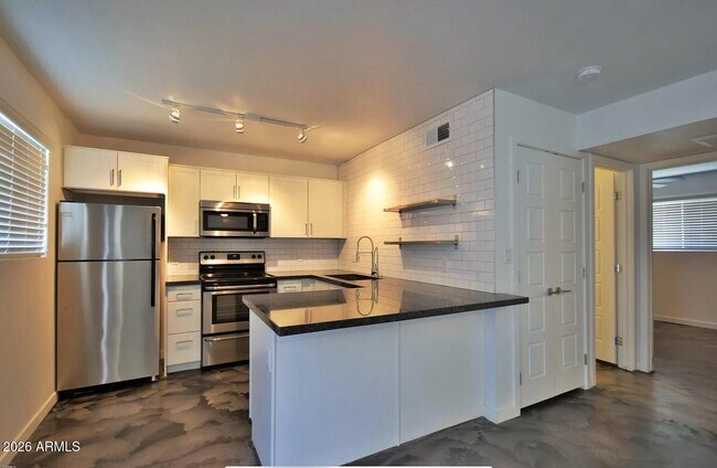 4231 N 27th St Phoenix, AZ 85016 photo 2