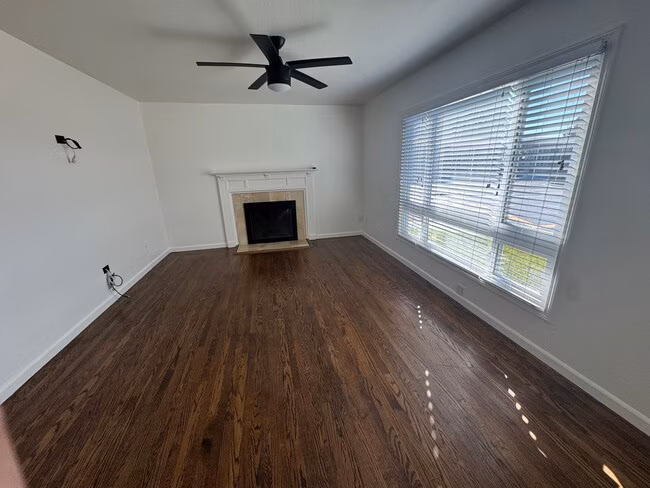 3 BEDROOM HOME IN SAN LEANDRO photo 2