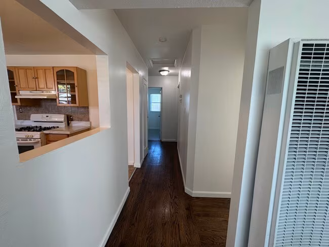 3 BEDROOM HOME IN SAN LEANDRO photo 3
