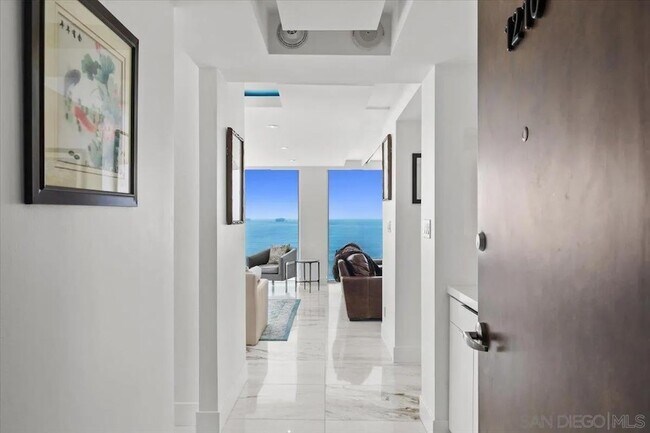 1830 Avenida Del Mundo Coronado, CA 92118 photo 4