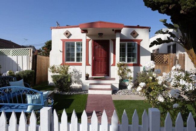 4916 Long Branch Ave San Diego, CA 92107 photo 3