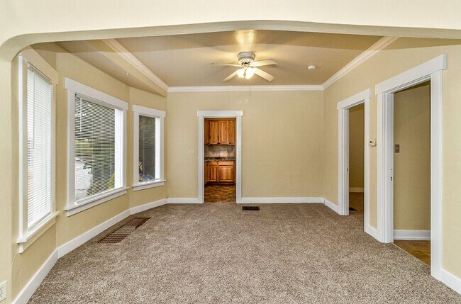 2310 Rainier Ave Everett, WA 98201 photo 2