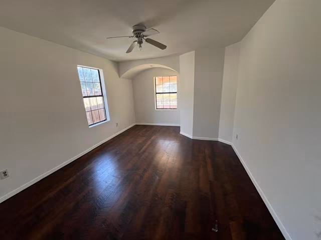6707 Elam Rd Dallas, TX 75217 photo 3