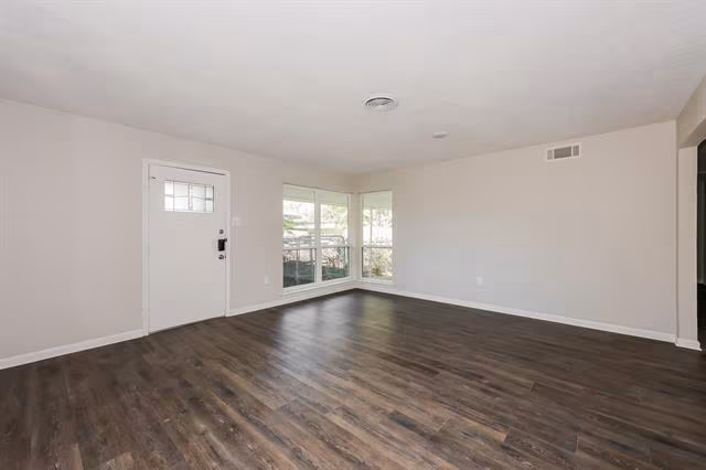3209 Millmar Dr Dallas, TX 75228 photo 2