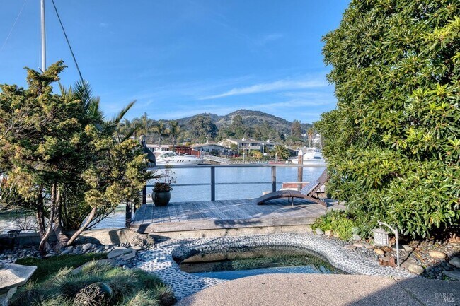 10 Capri Ct San Rafael, CA 94901 photo 5