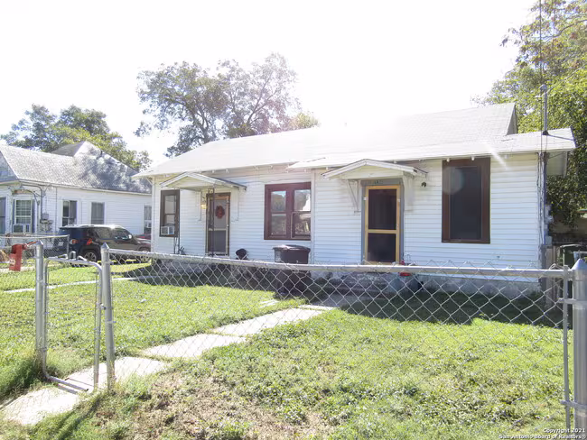 134 Gladstone Ave San Antonio, TX 78214 photo 2