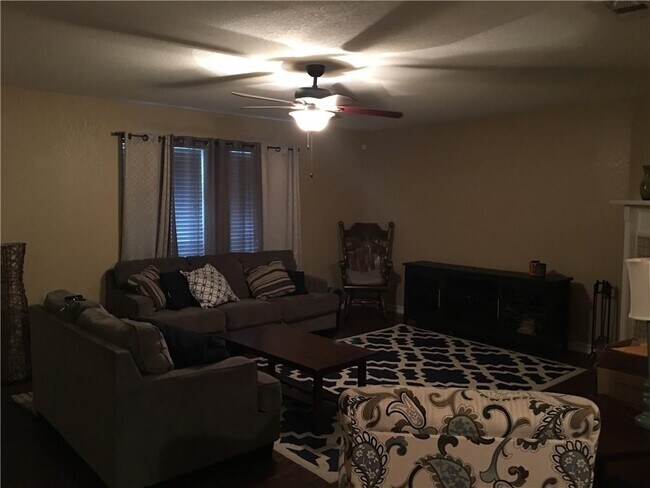 645 Fossil Wood Dr Saginaw, TX 76179 photo 5