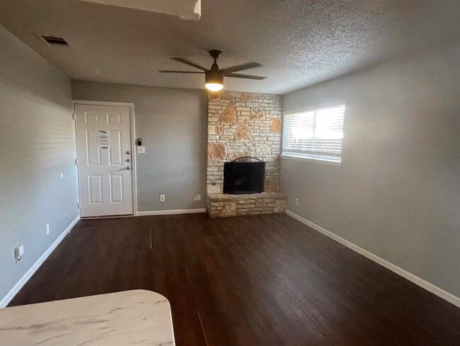 309 E Grady Dr Austin, TX 78753 photo 5