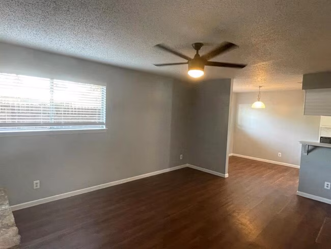 309 E Grady Dr Austin, TX 78753 photo 3