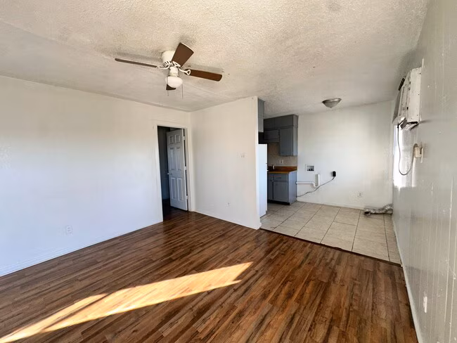 1016 N 12th St Killeen, TX 76541 photo 2