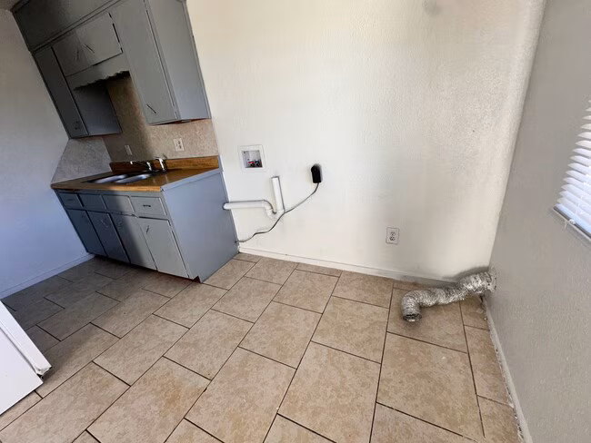 1016 N 12th St Killeen, TX 76541 photo 3