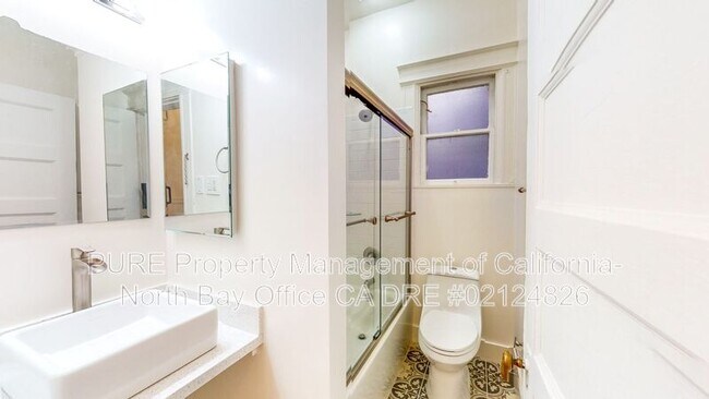 28 Cunningham Pl San Francisco, CA 94110 photo 4
